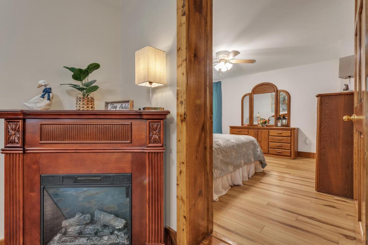 Cozy Bungalow Just Minutes From Mystic, Westerly Beaches, Boating And Casinos! Bungalow Гротън Екстериор снимка